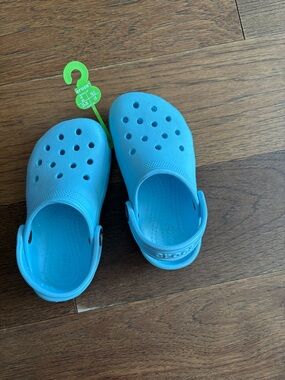 CROCS Kids Classic Clog in Bright Blue